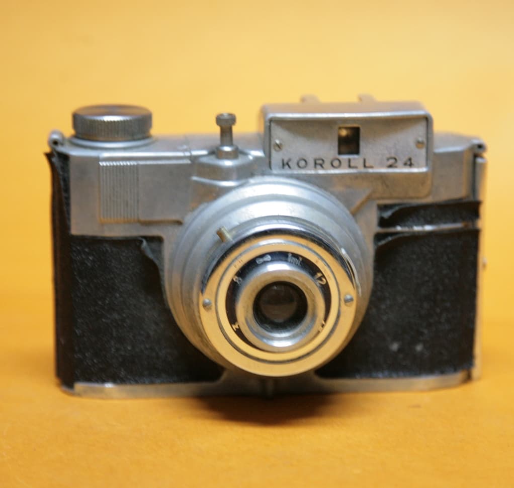 Bencini Koroll (1953) — compact-35mm film camera