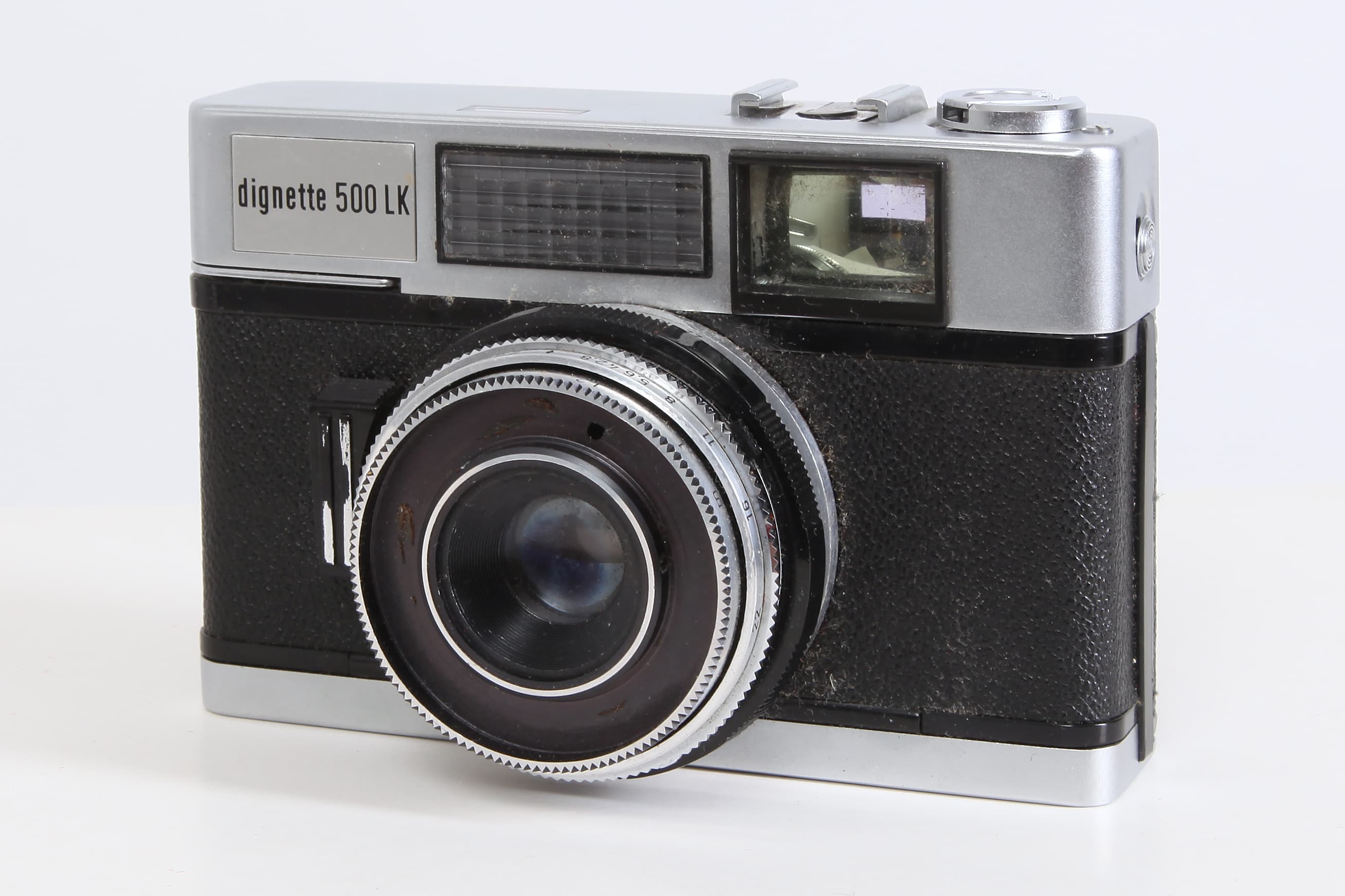Dacora Dignette (1956) — compact-35mm film camera