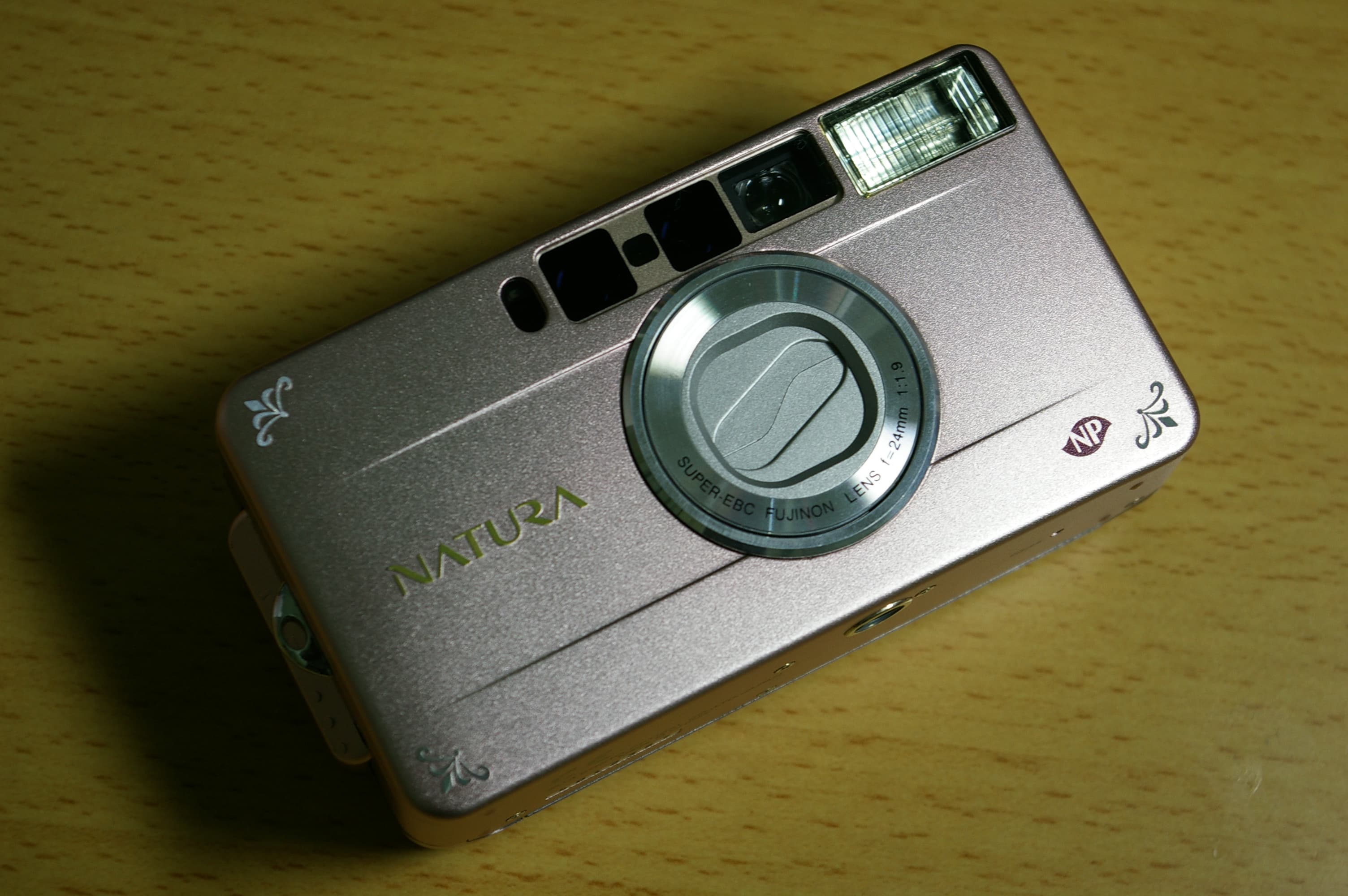 Fujifilm Natura S (2004) — compact-35mm film camera