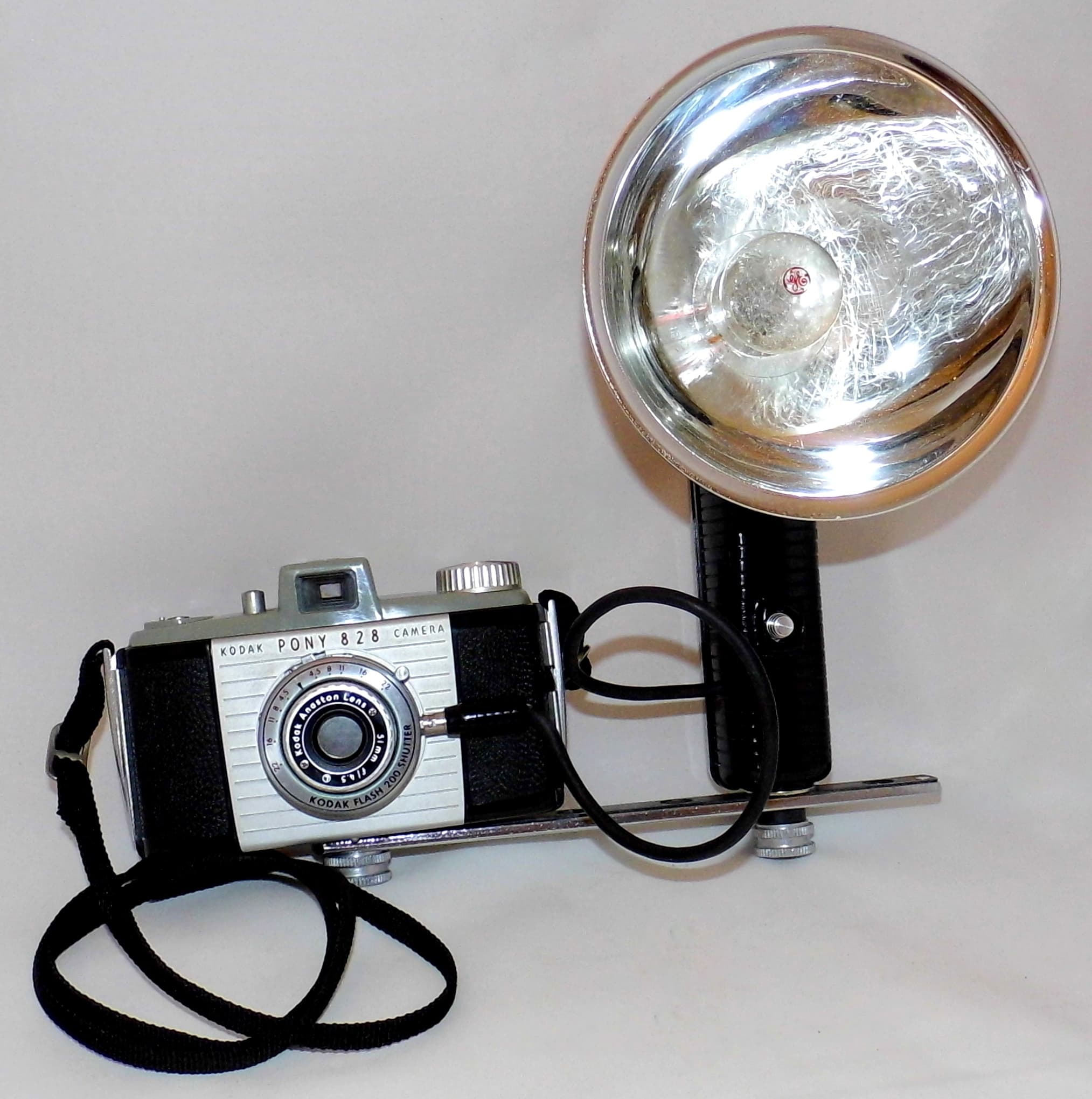 Kodak Pony 828 (1949) — compact-35mm film camera