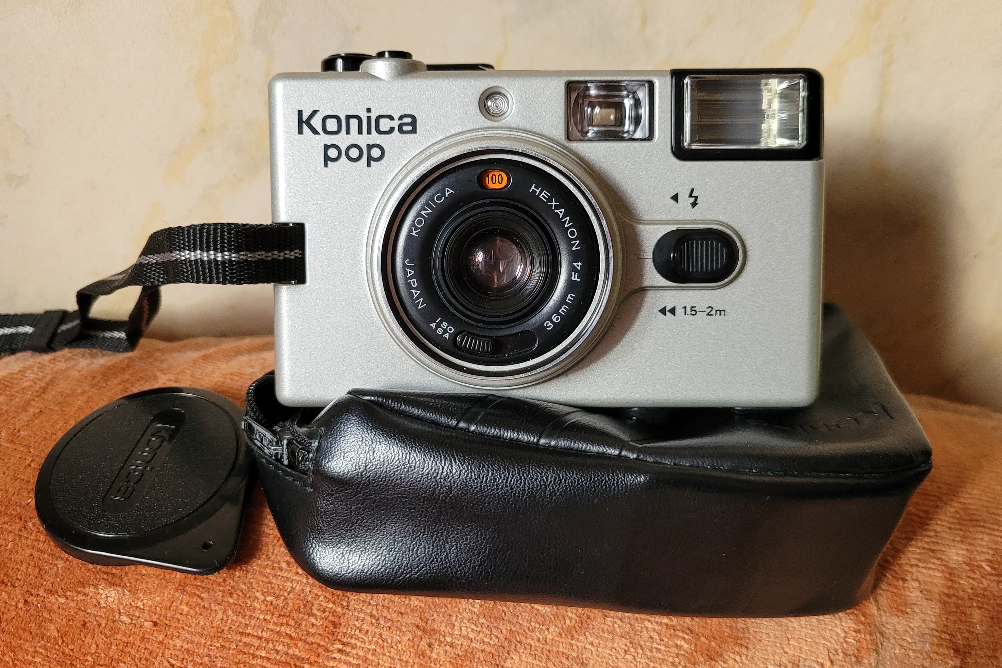 Konica Pop (1982) — compact-35mm film camera