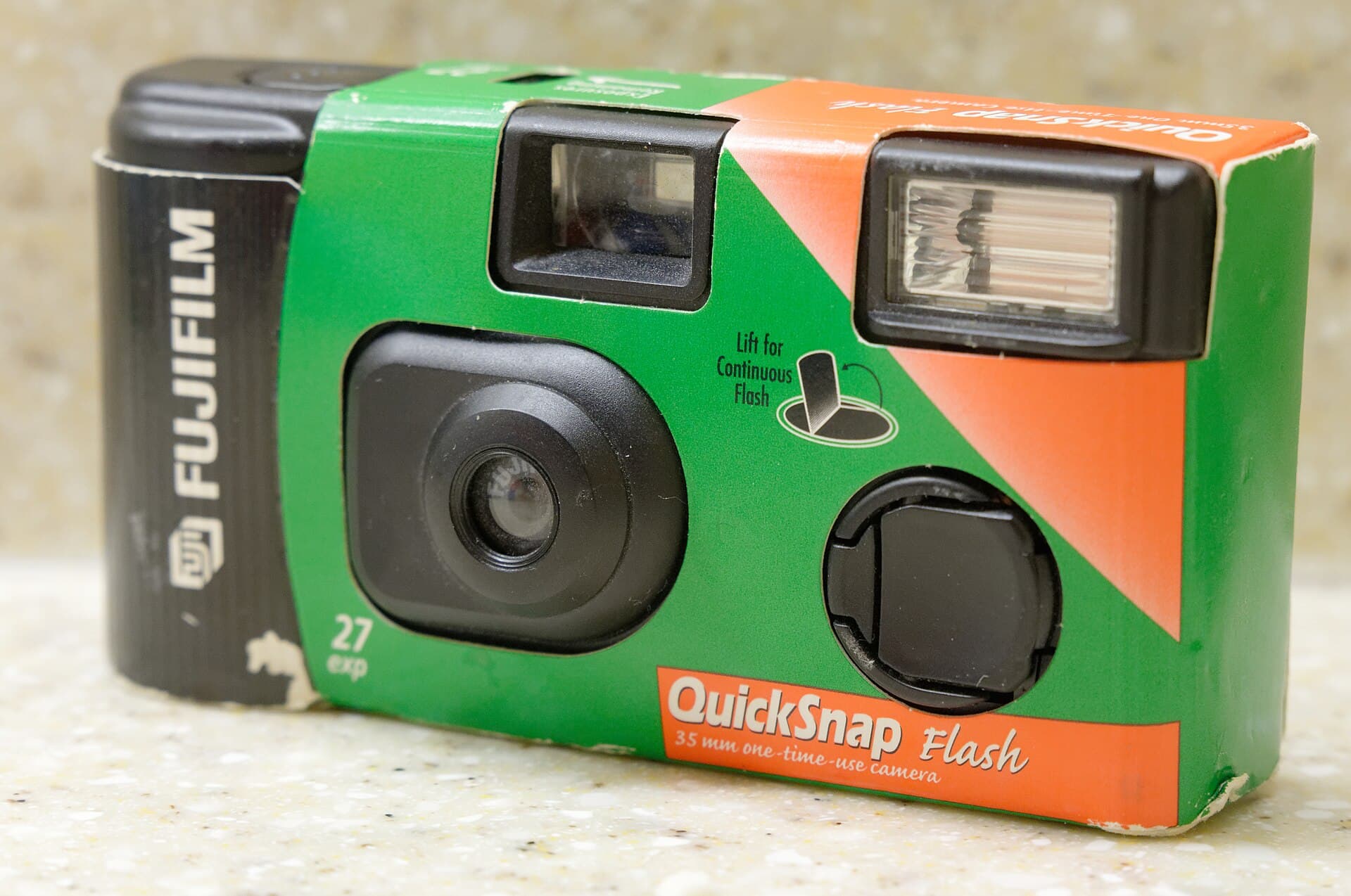 Fujifilm QuickSnap Flash (1986) — disposable film camera