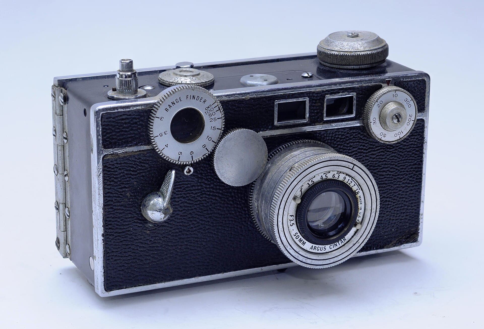 Argus C3 (1939) — rangefinder-35mm film camera