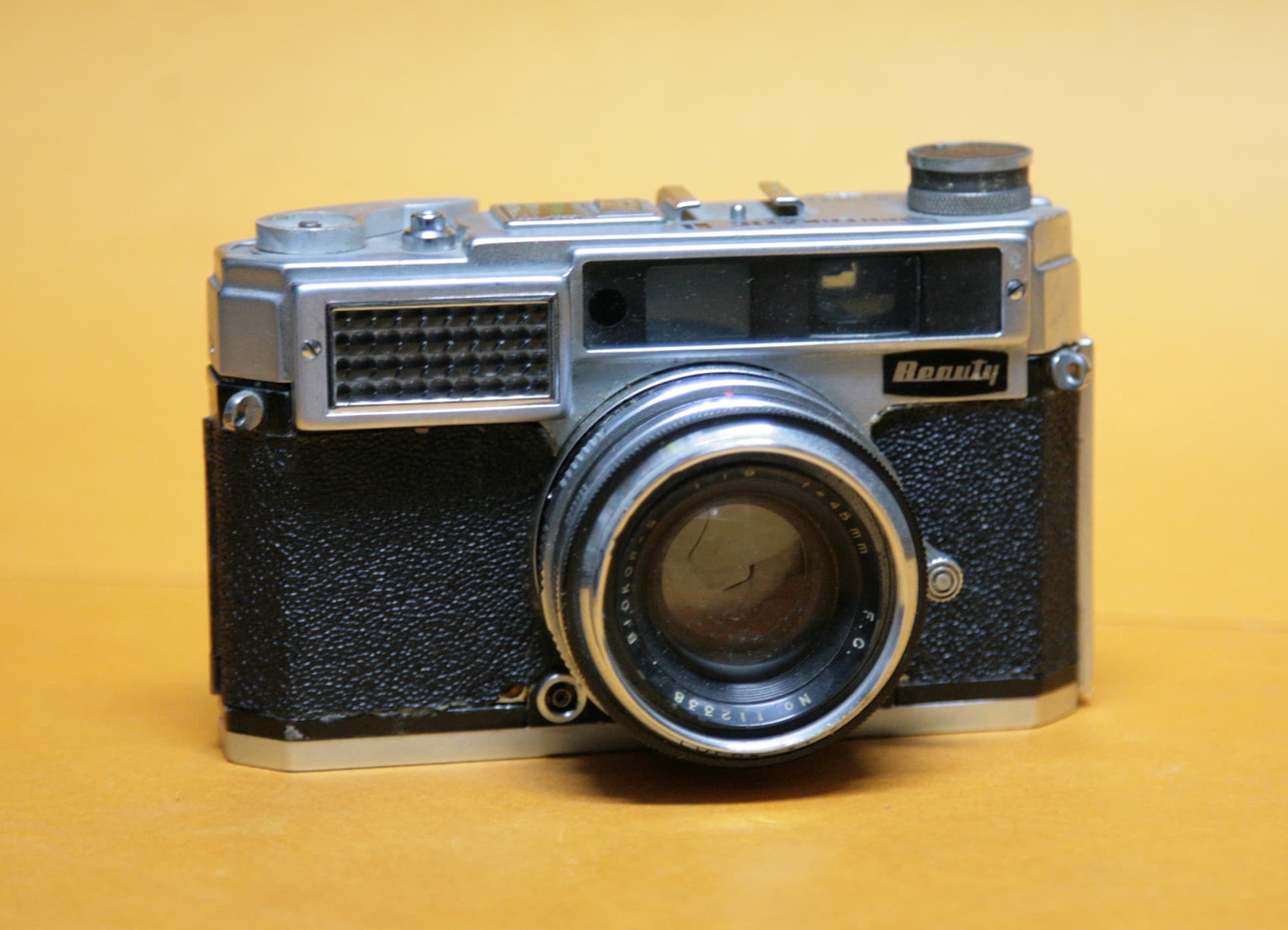 Beauty Lightomatic (1958) — rangefinder-35mm film camera