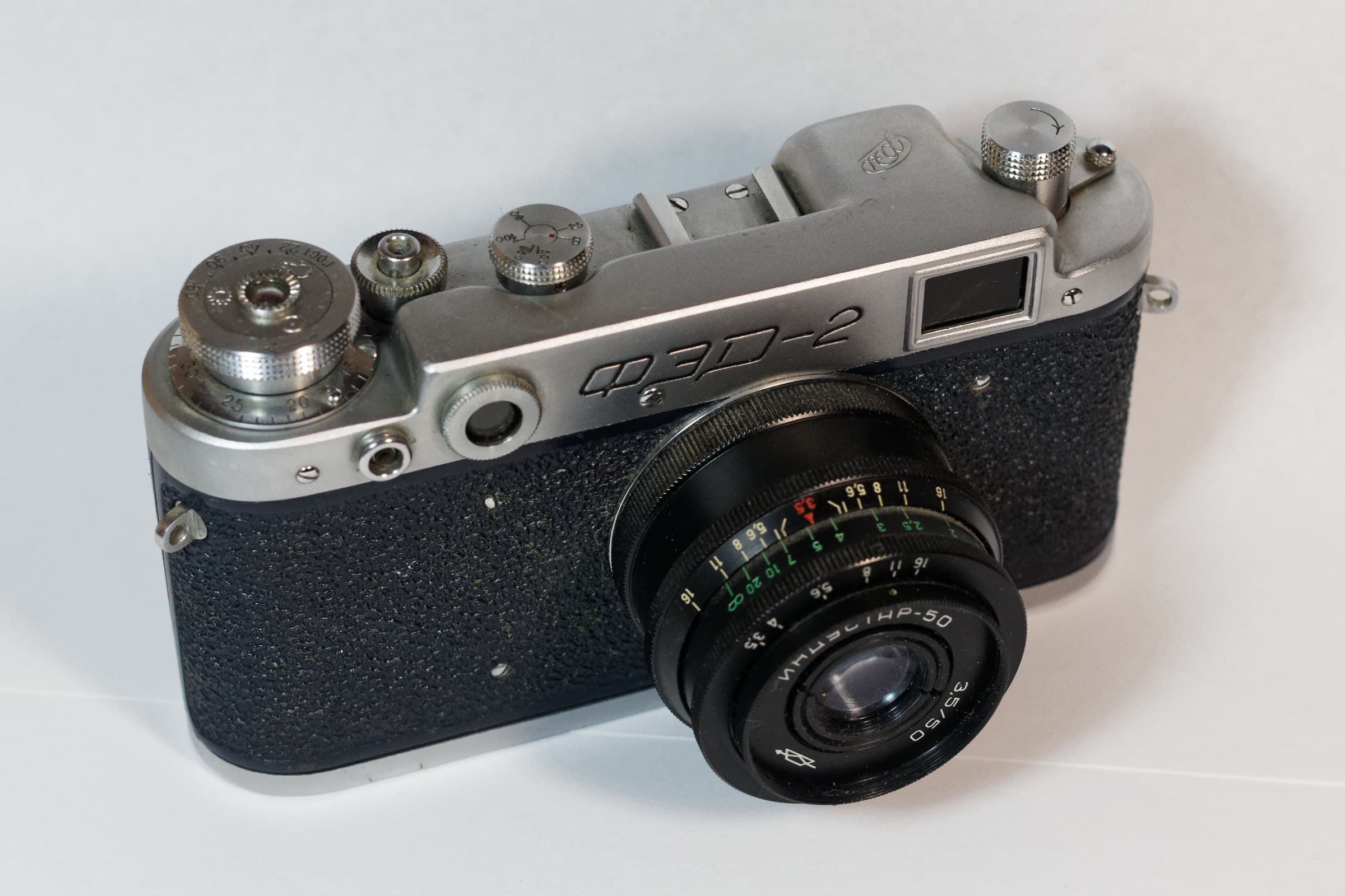 FED FED-2 (1955) — rangefinder-35mm film camera