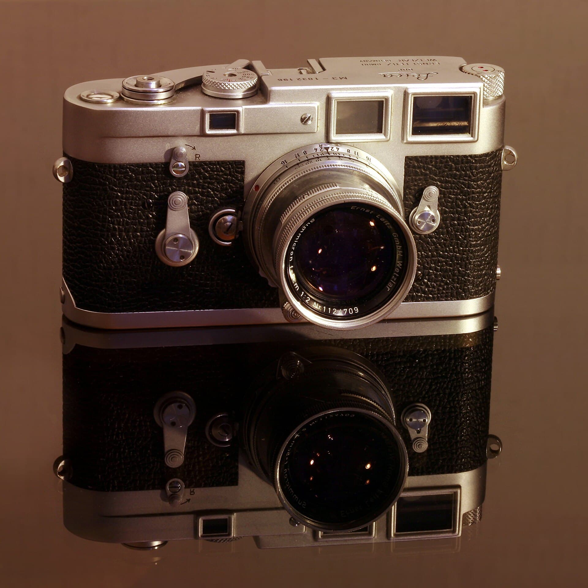 Leica M3 (1954) — rangefinder-35mm film camera