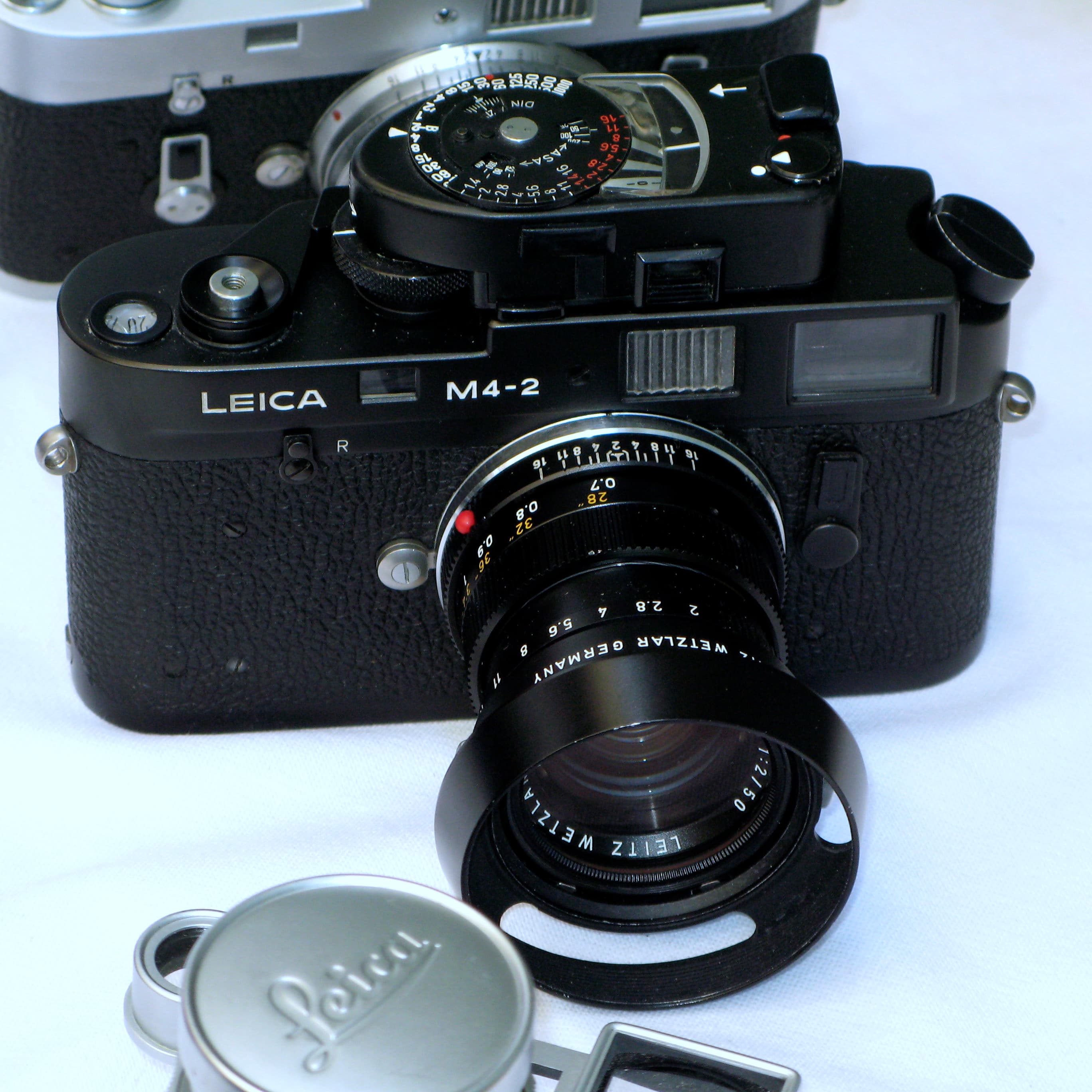 Leica M4-2 (1977) — rangefinder-35mm film camera