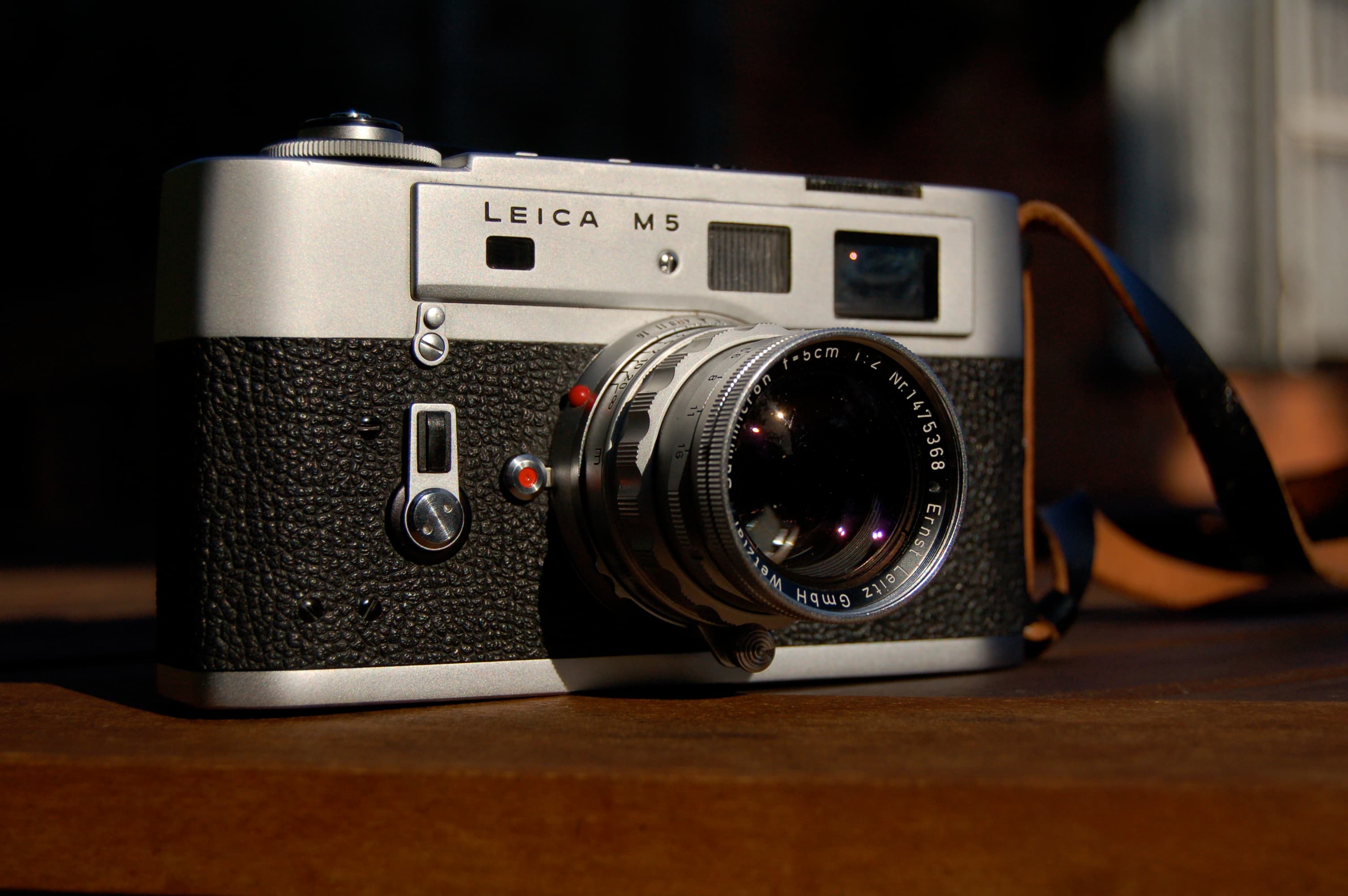 Leica M5 (1971) — rangefinder-35mm film camera