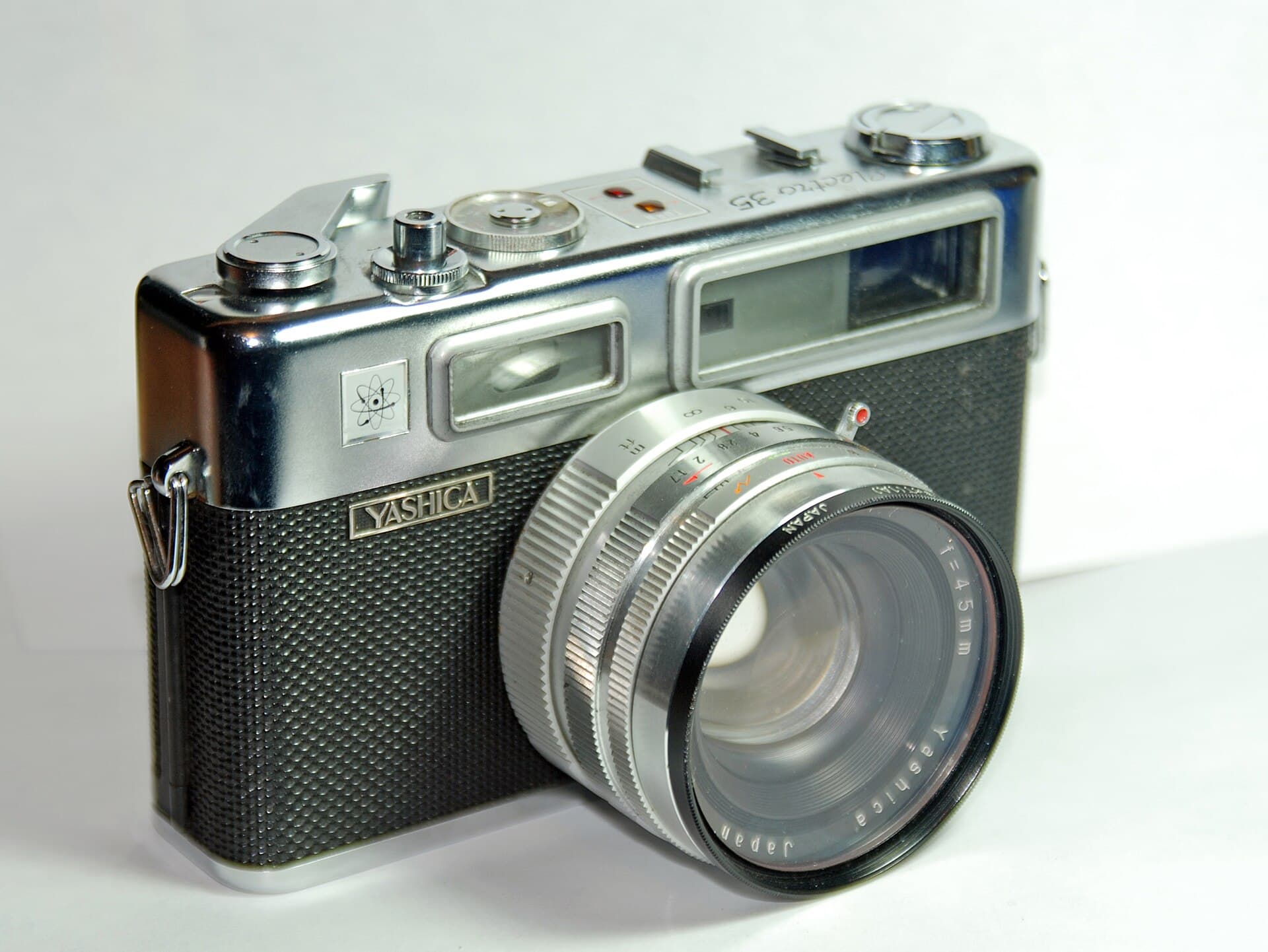 Yashica Electro 35 GSN (1973) — rangefinder-35mm film camera