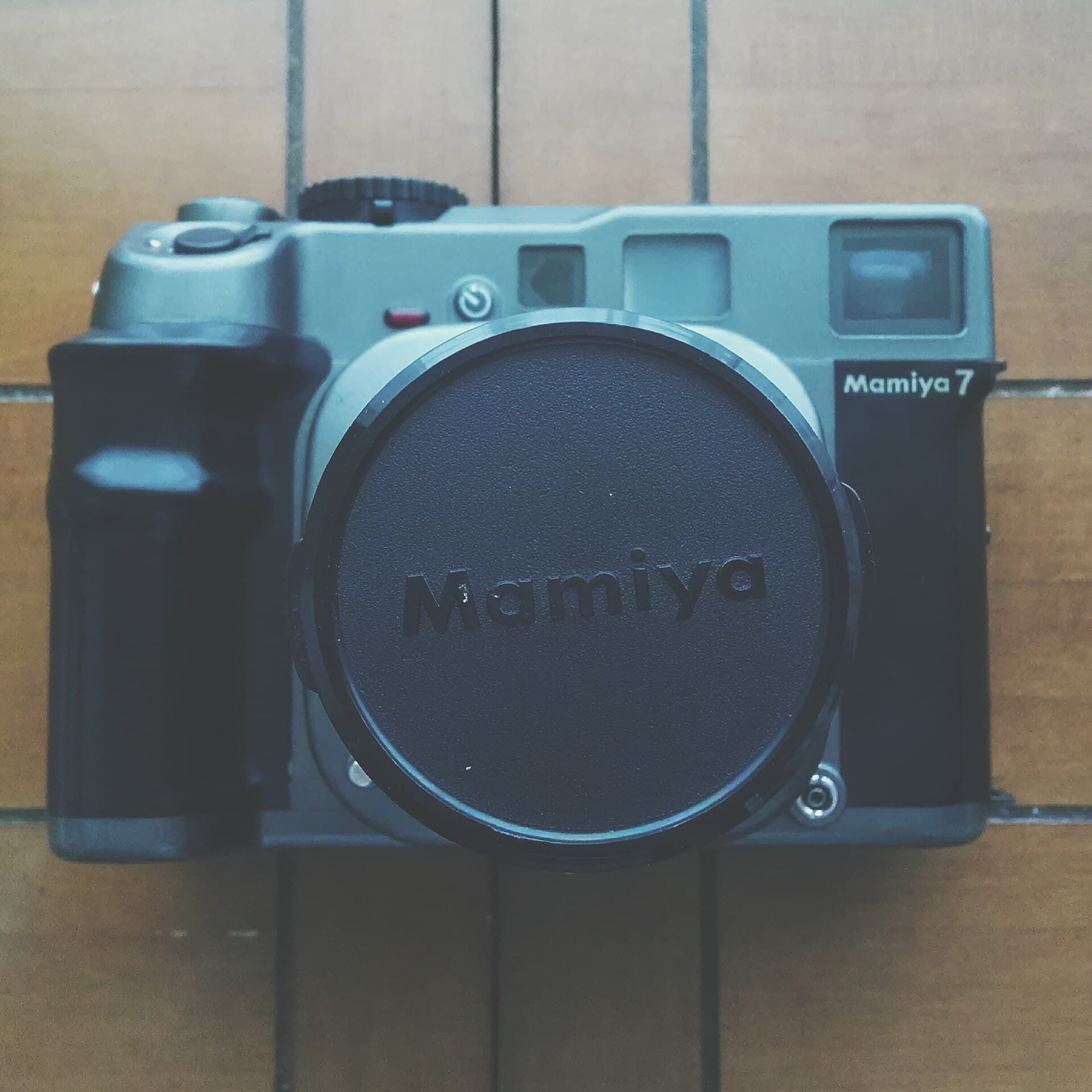 Mamiya 7 (1995) — rangefinder-medium-format film camera