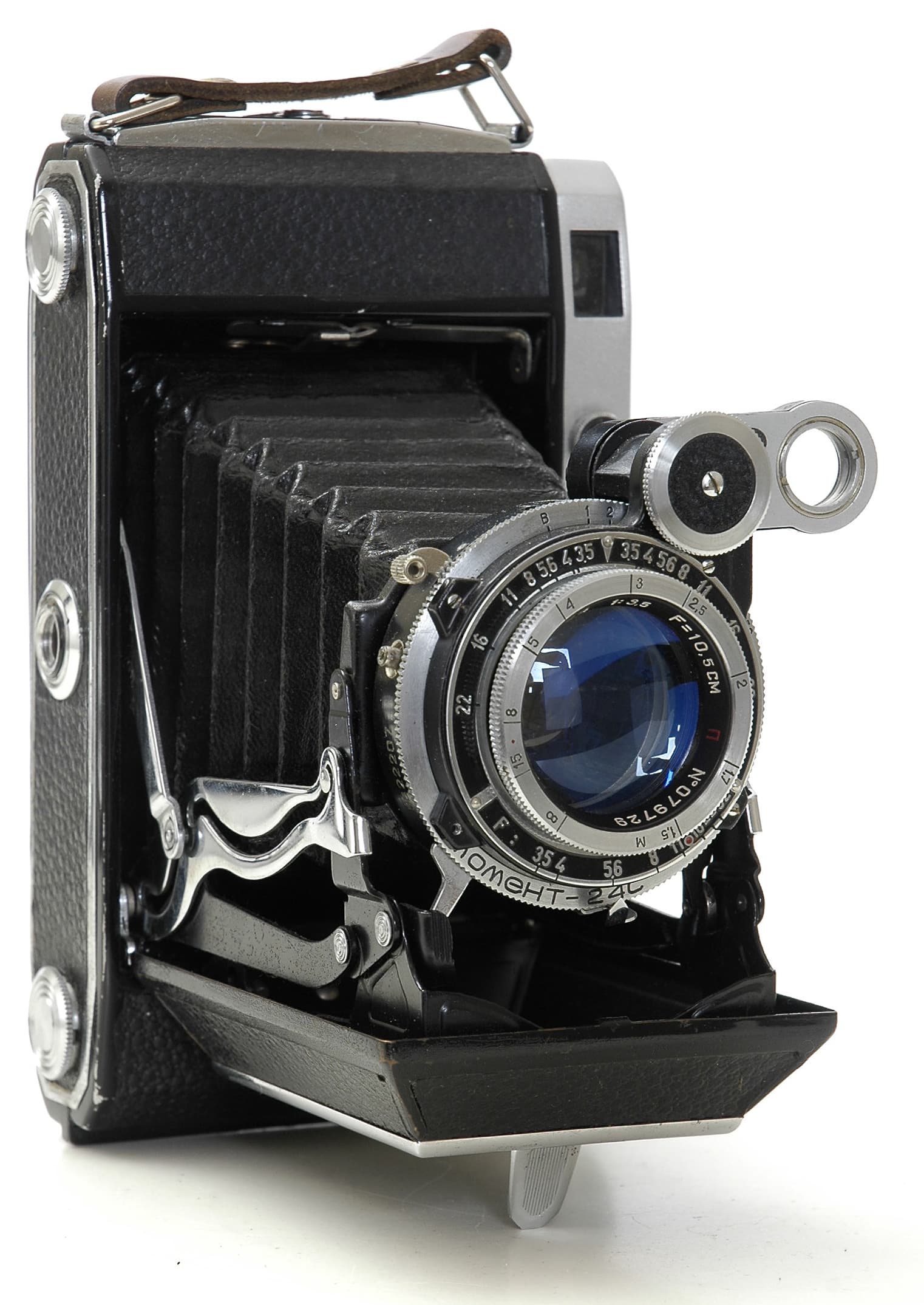 KMZ Moskva-5 (1956) — rangefinder-medium-format film camera