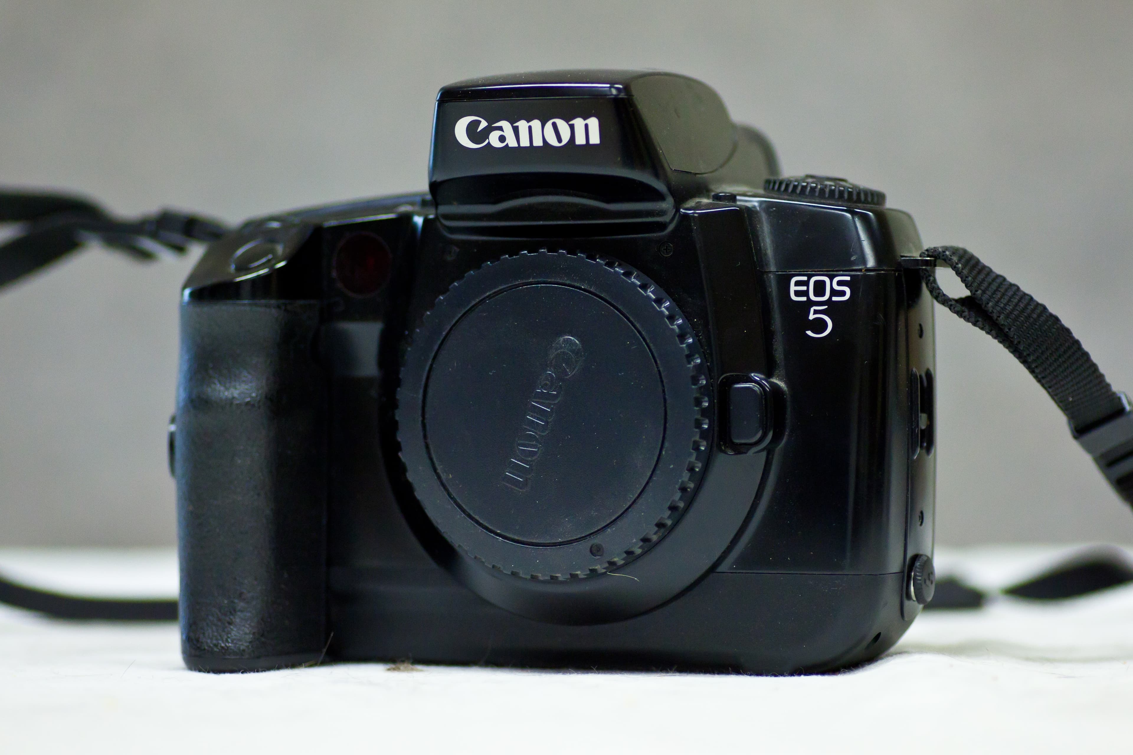 Canon EOS 5 (1992) — slr-35mm film camera