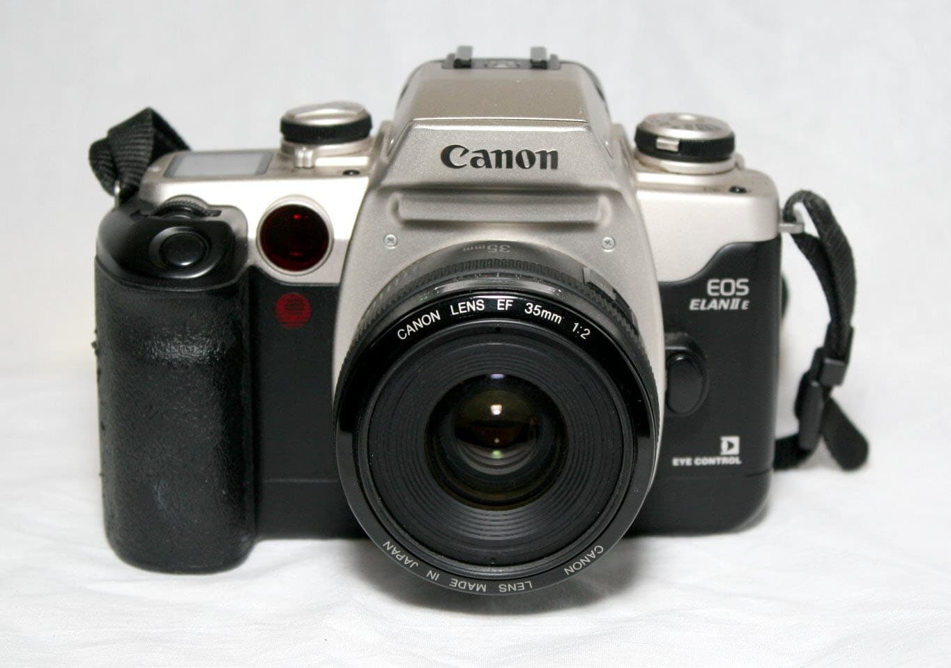 Canon EOS Elan IIE (1995) — slr-35mm film camera
