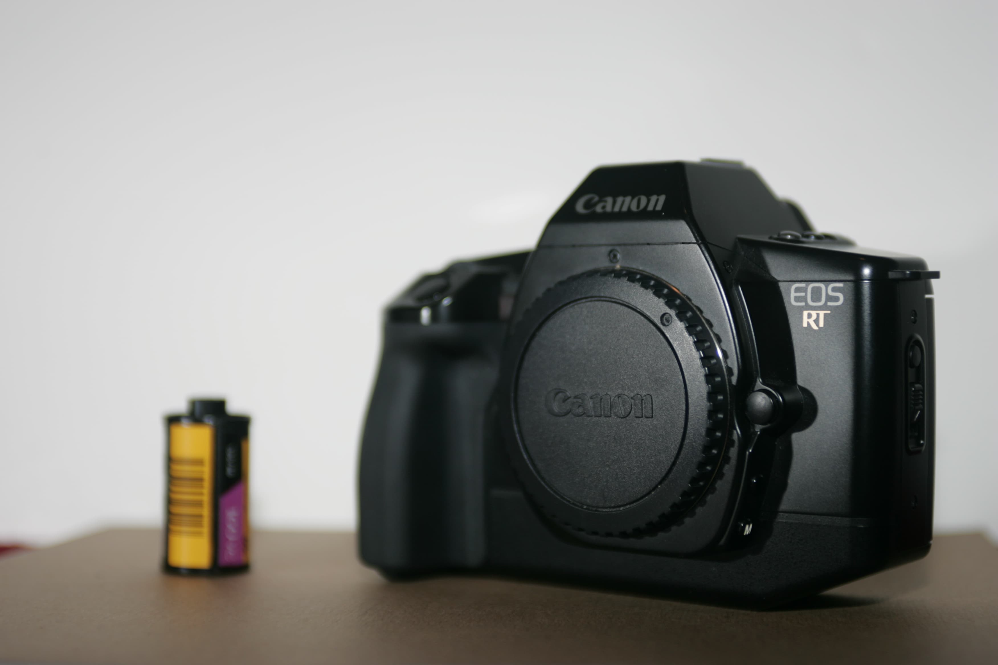 Canon EOS RT (1989) — slr-35mm film camera