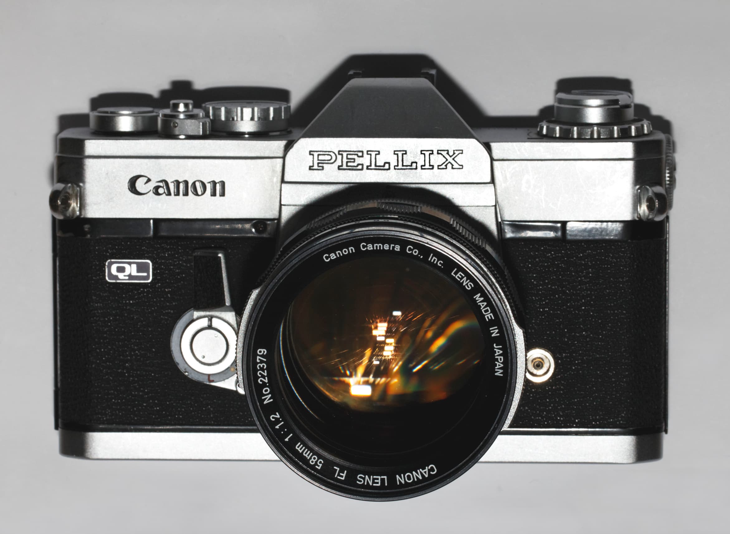 Canon Pellix QL (1966) — slr-35mm film camera