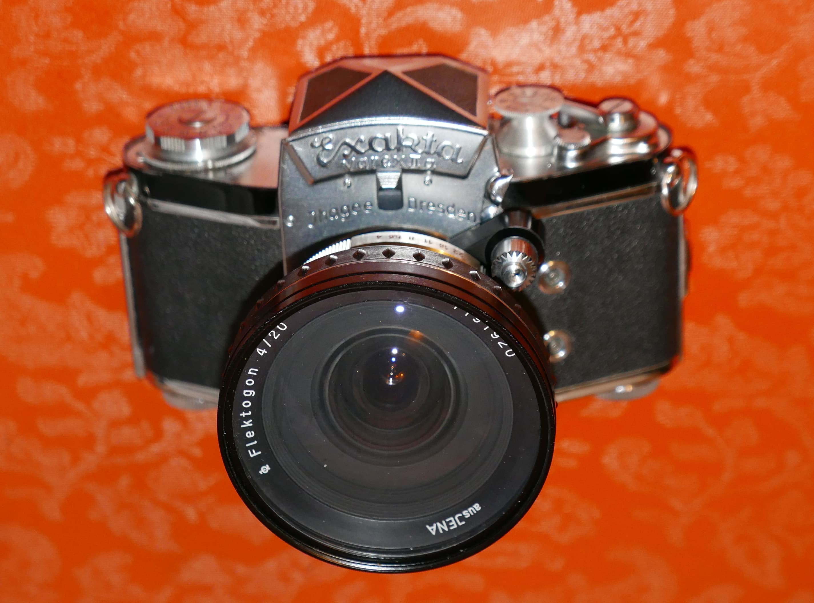 Ihagee Exakta Varex IIa (1957) — slr-35mm film camera