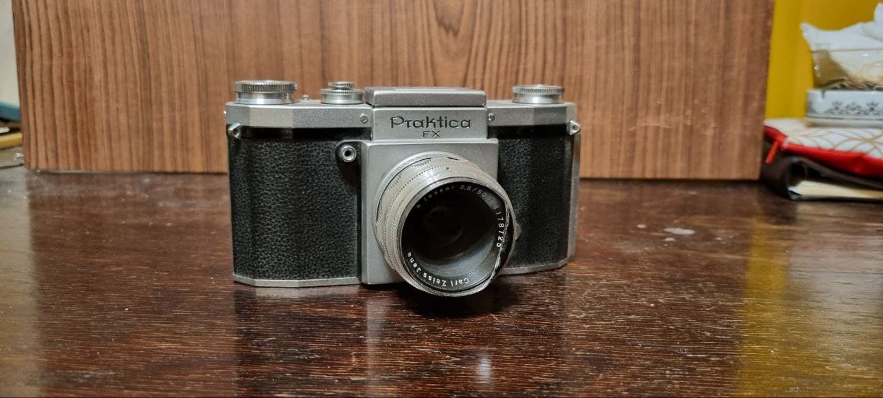 KW Praktica FX (1952) — slr-35mm film camera