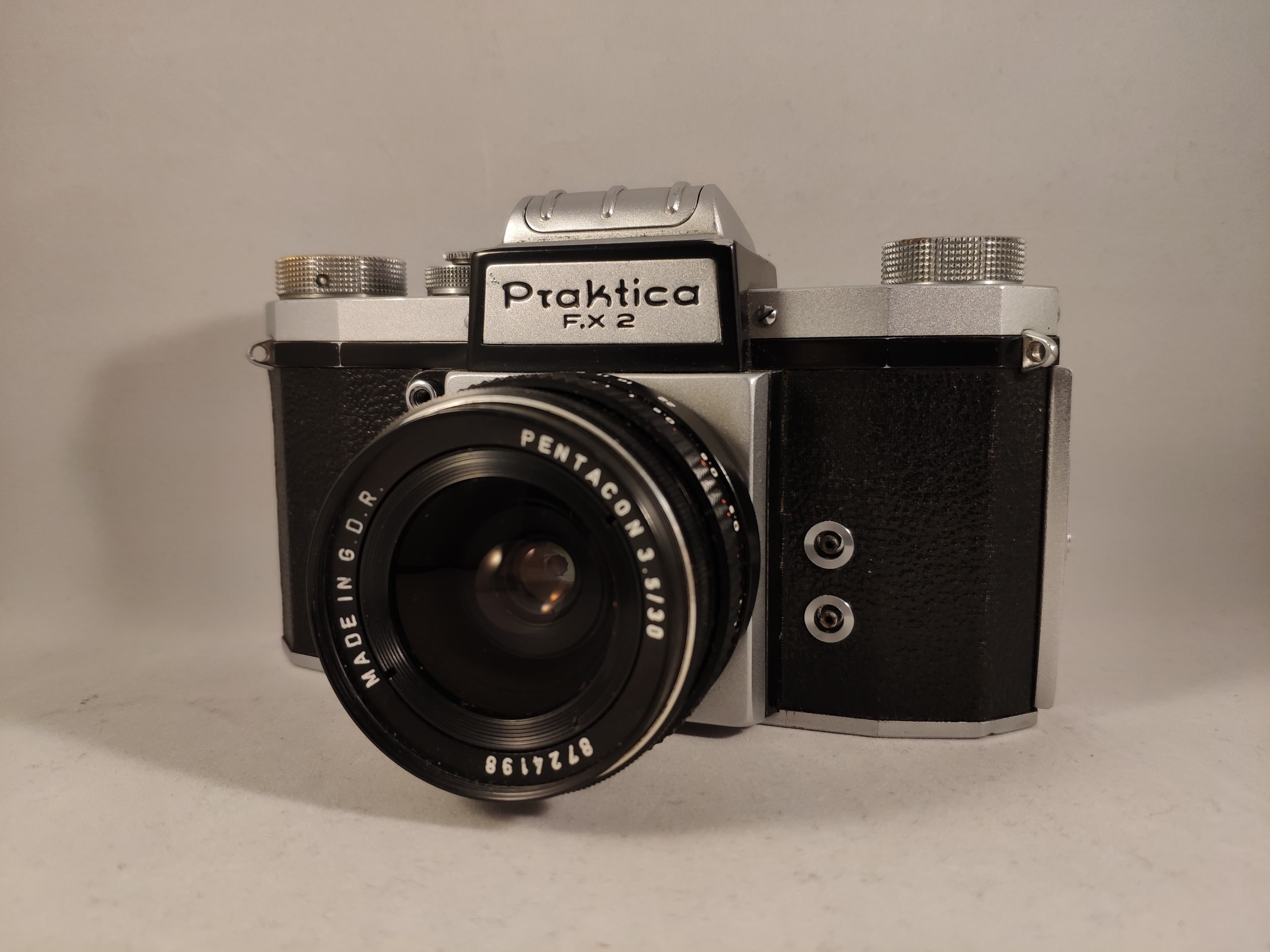 KW Praktiflex FX-2 (1957) — slr-35mm film camera