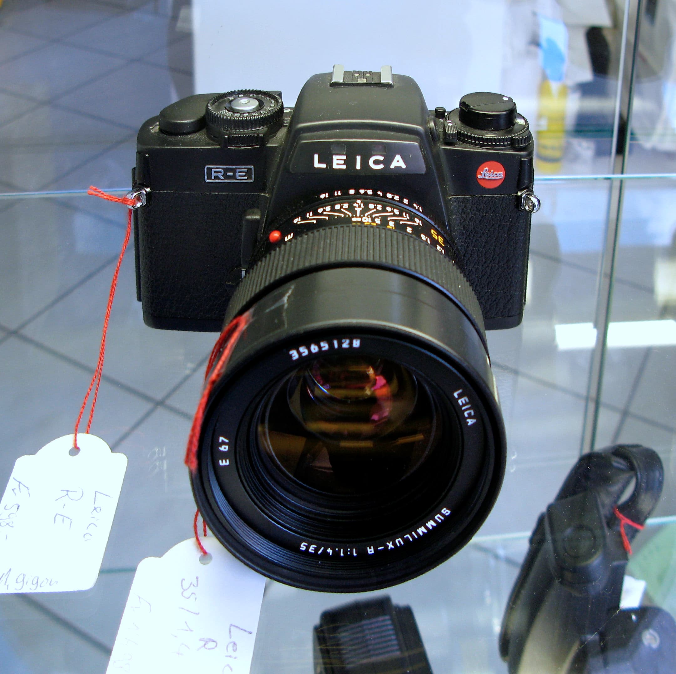 Leica R-E (1990) — slr-35mm film camera