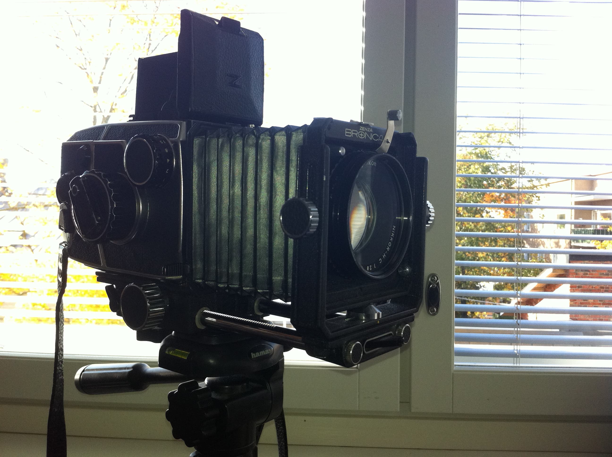 Bronica EC (1972) — slr-medium-format film camera