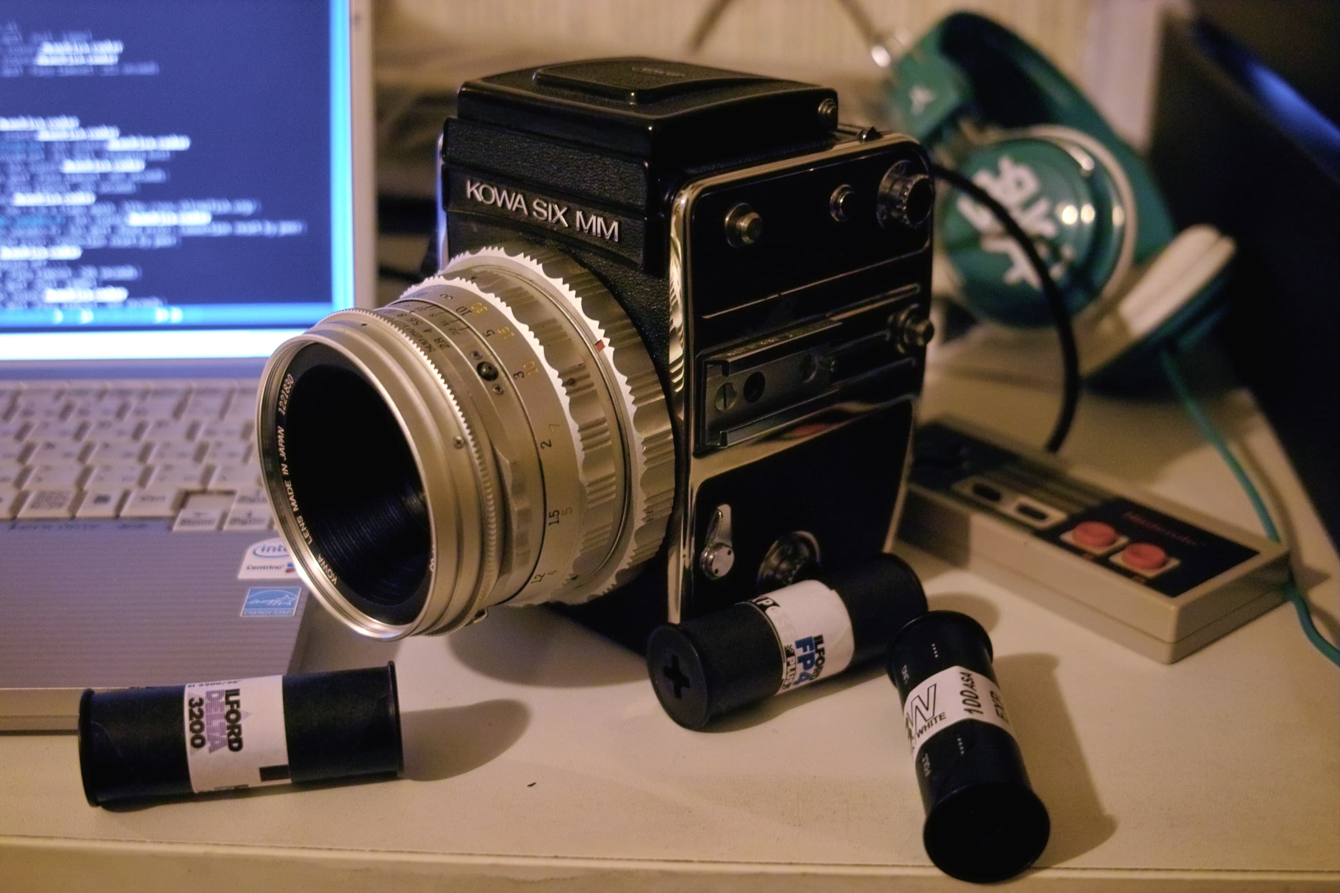Kowa Six (1968) — slr-medium-format film camera