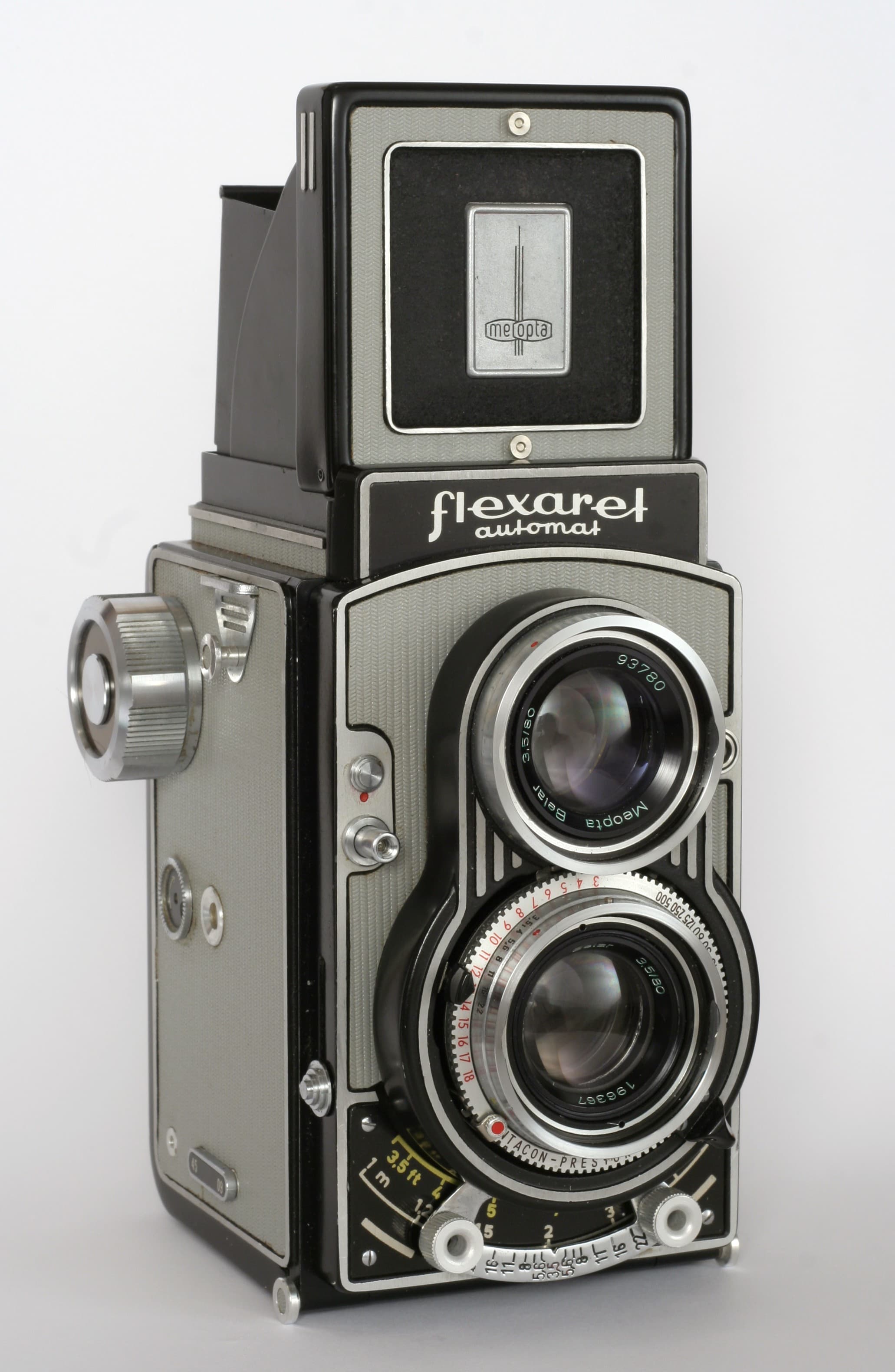 Meopta Flexaret (1939) — tlr-medium-format film camera