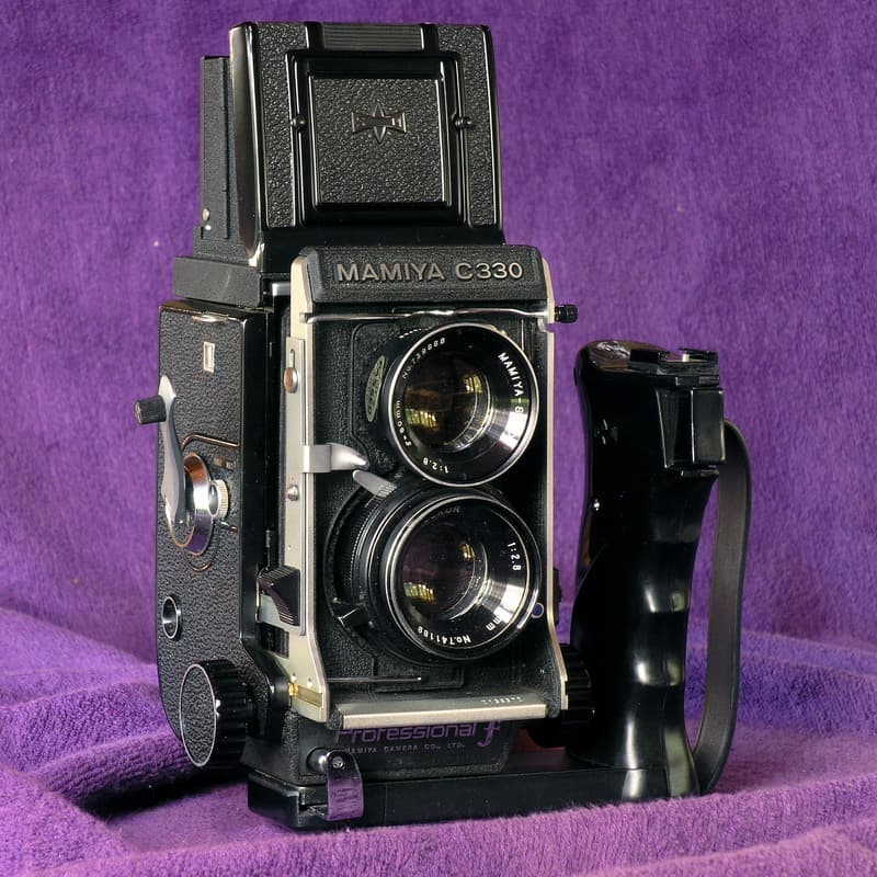 Mamiya C330 (1969) — tlr-medium-format film camera
