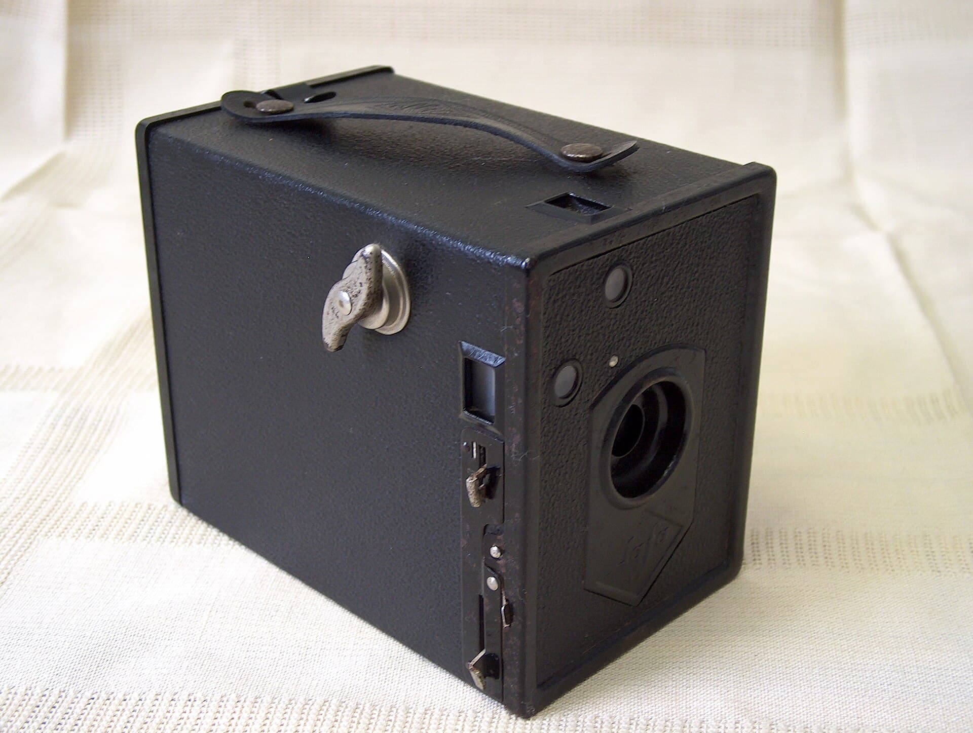 Agfa Box 44 (1937) — toy-novelty film camera