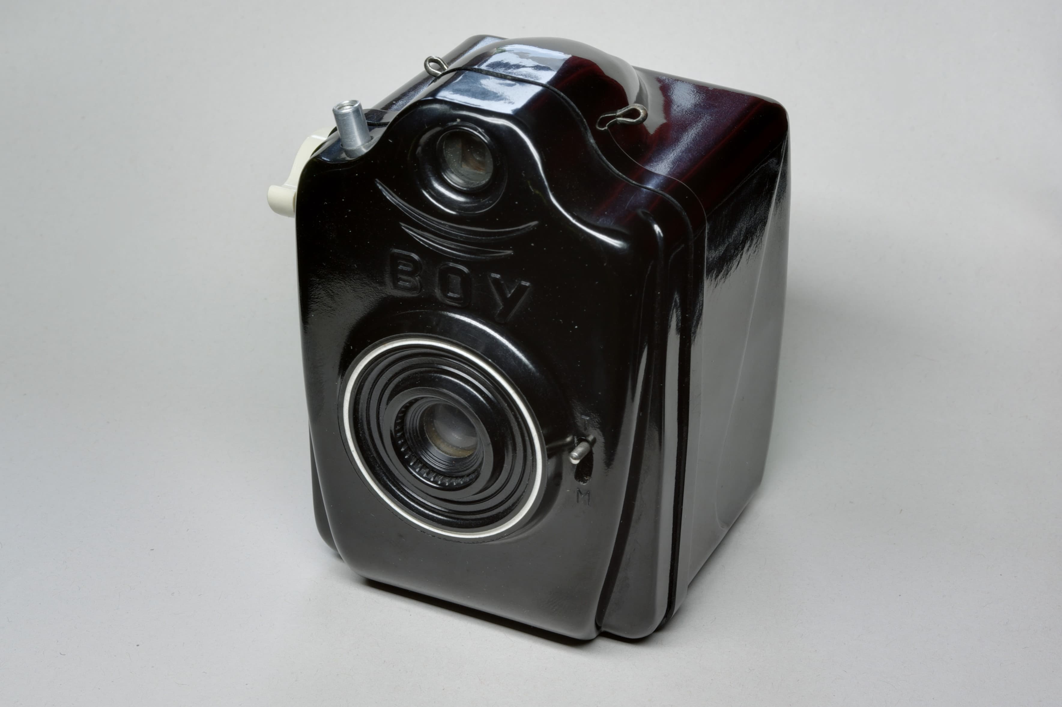 Bilora Boy (1953) — toy-novelty film camera