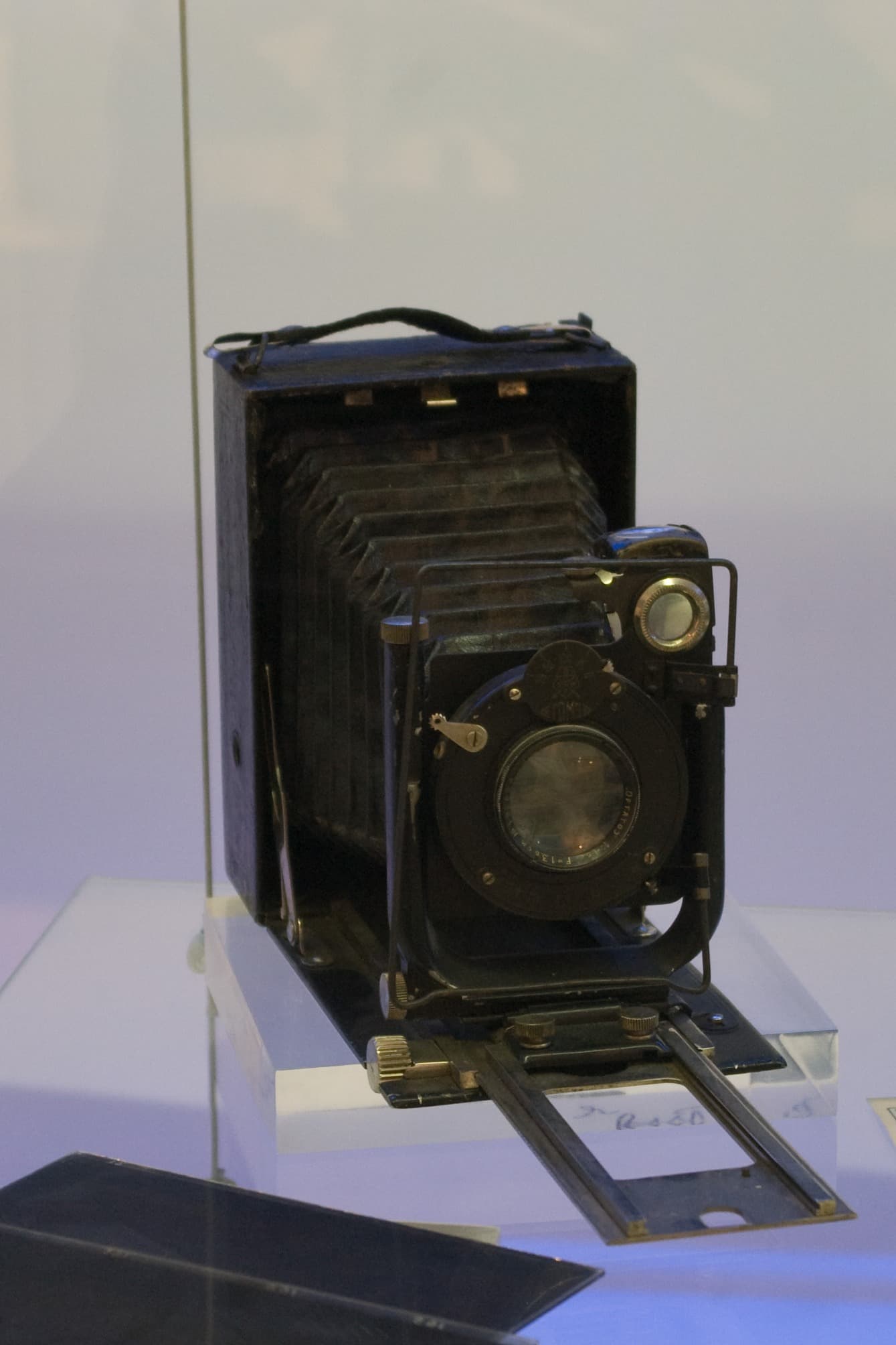 GOMZ Fotokor-1 (1930) — view-large-format film camera