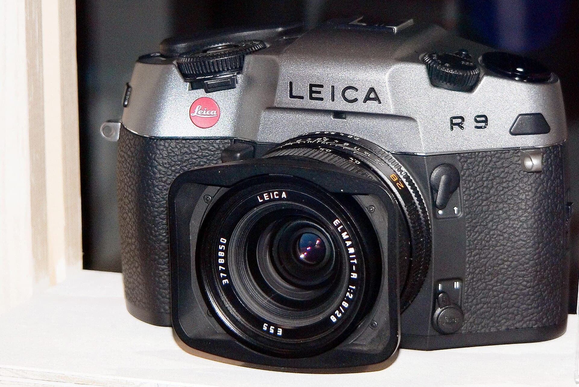 Leica R9